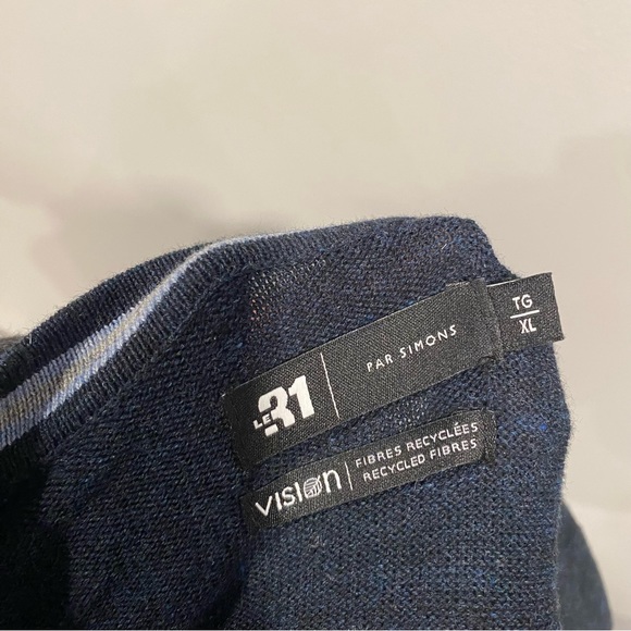 Simons Crewneck - Picture 3 of 3